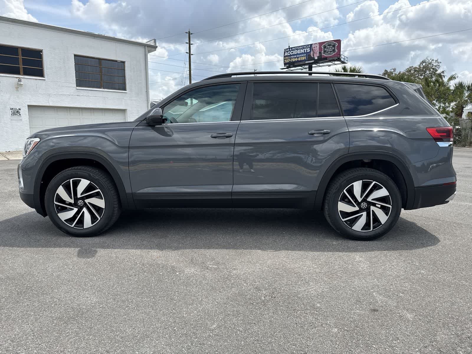 Volkswagen Atlas 2.0T SE con tecnología 2026