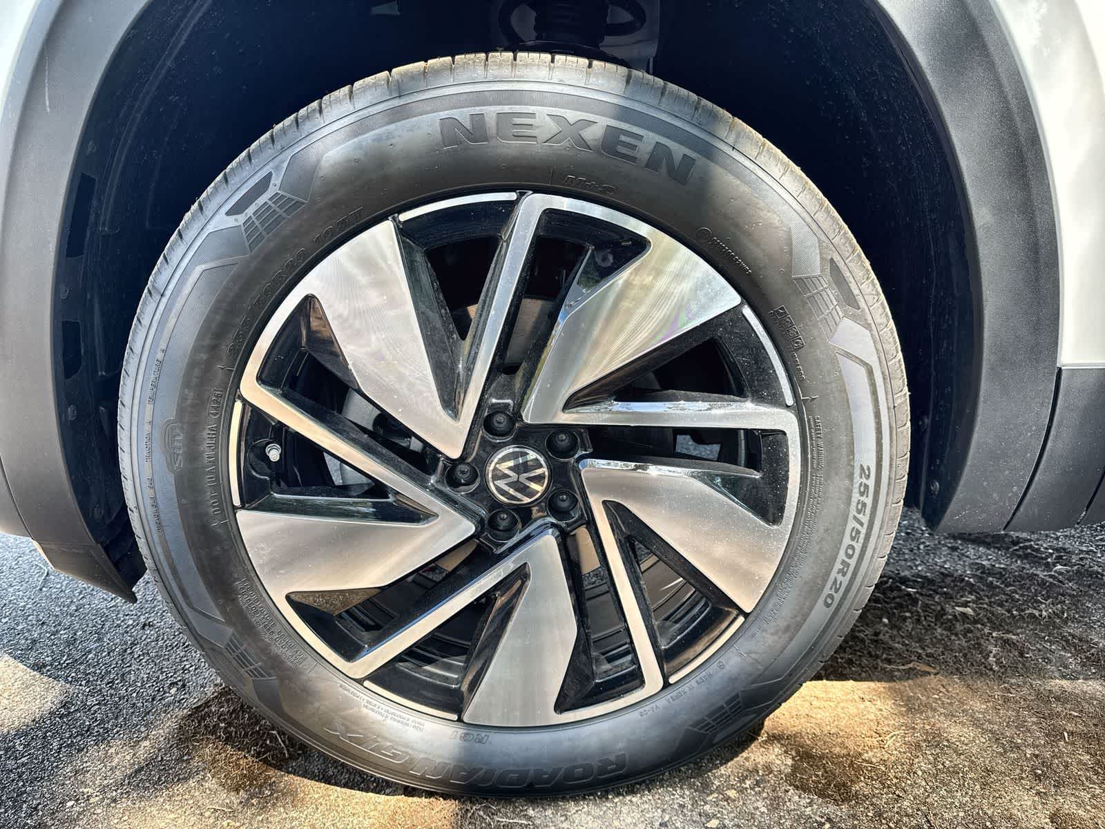 Volkswagen Atlas 2.0T SE con tecnología 2026