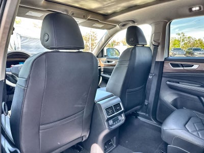 Volkswagen Atlas 2.0T SE con tecnología 2026