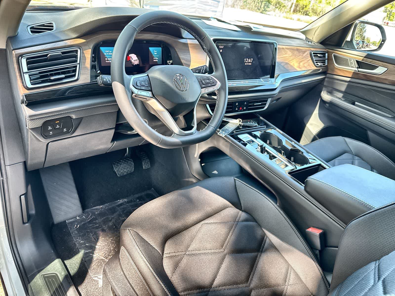 Volkswagen Atlas 2.0T SE con tecnología 2026