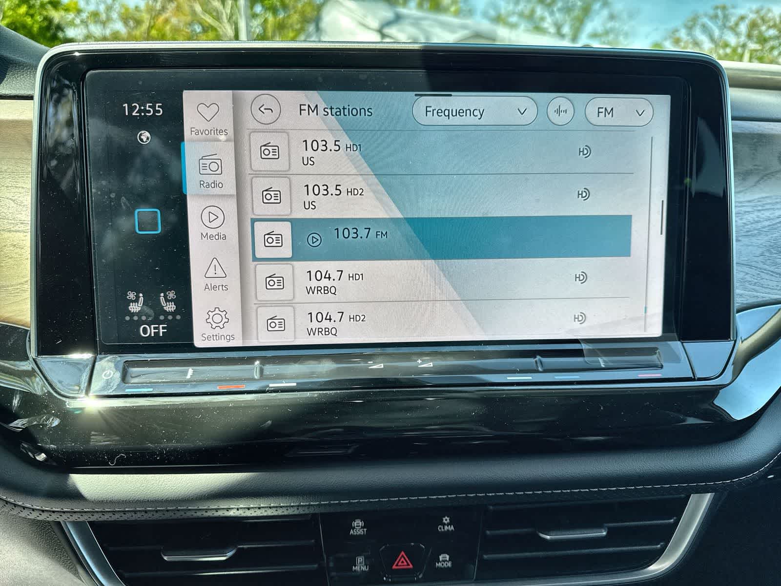 Volkswagen Atlas 2.0T SE con tecnología 2026