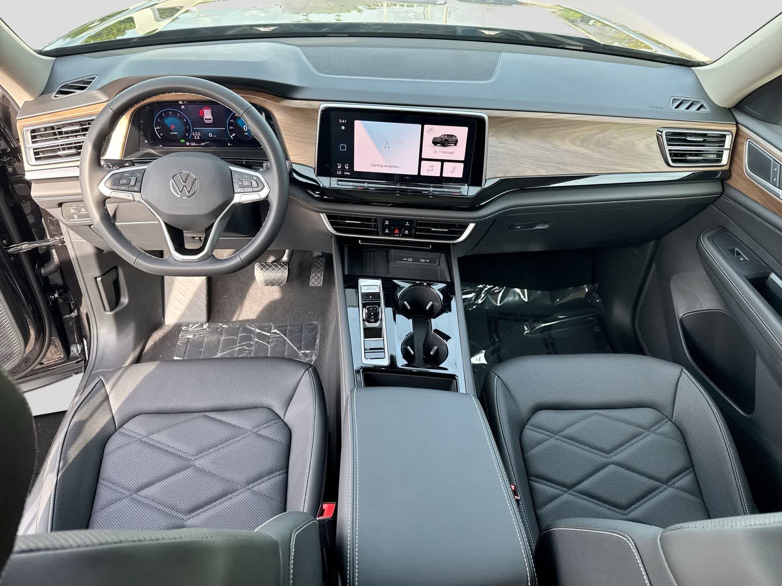 Volkswagen Atlas 2.0T SE con tecnología 2026
