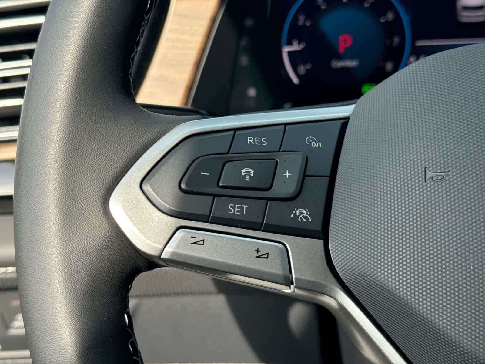 Volkswagen Atlas 2.0T SE con tecnología 2026