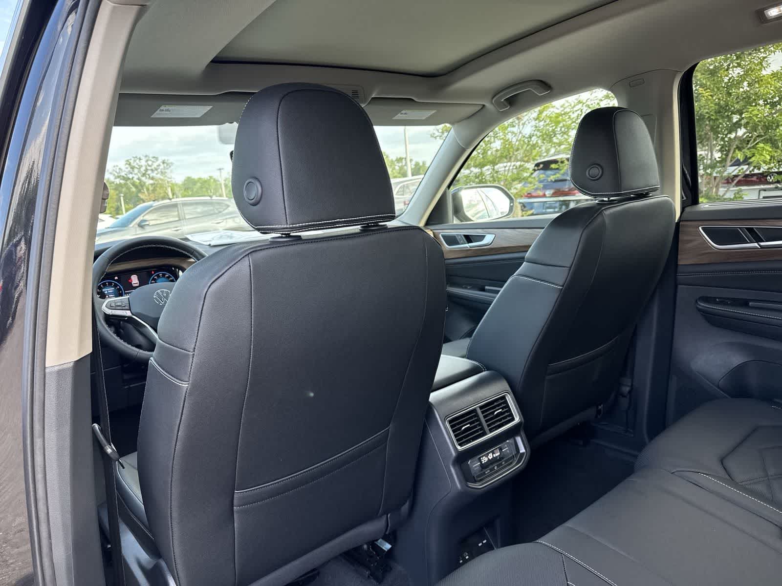 Volkswagen Atlas 2.0T SE con tecnología 2026
