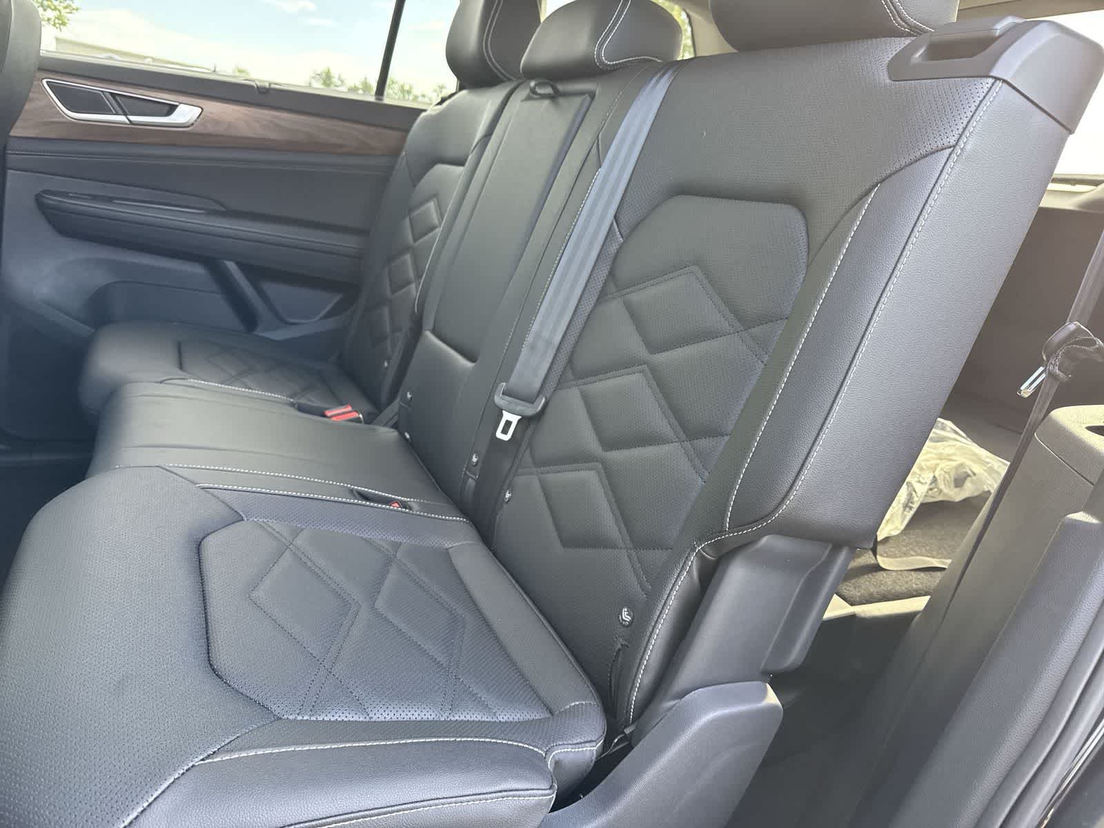 Volkswagen Atlas 2.0T SE con tecnología 2026