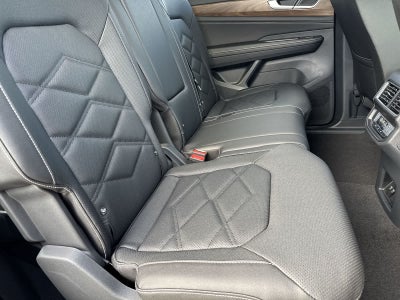 Volkswagen Atlas 2.0T SE con tecnología 2026