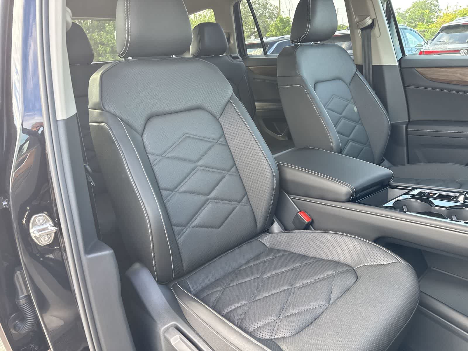Volkswagen Atlas 2.0T SE con tecnología 2026
