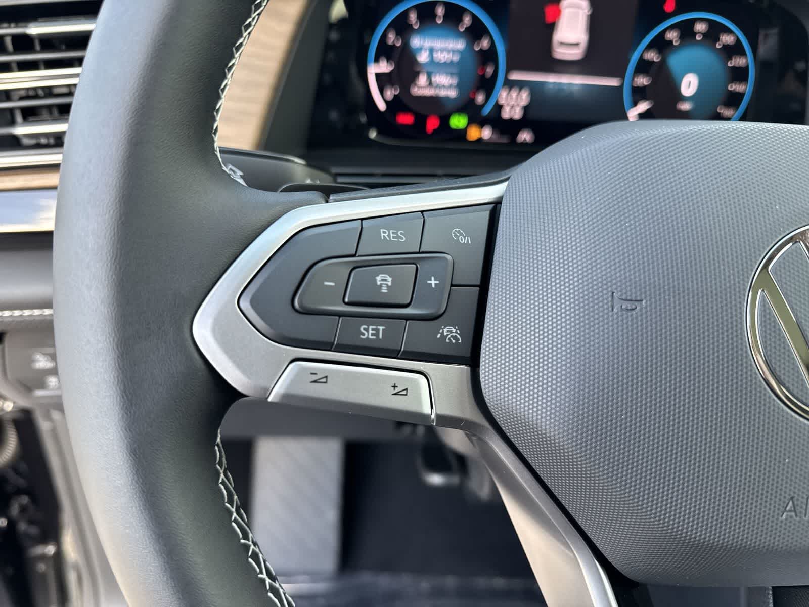 Volkswagen Atlas 2.0T SE con tecnología 2026