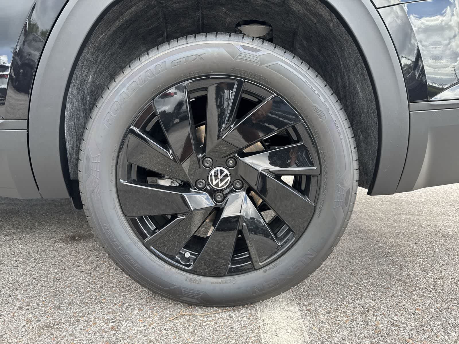 Volkswagen Atlas 2.0T SE con tecnología 2026