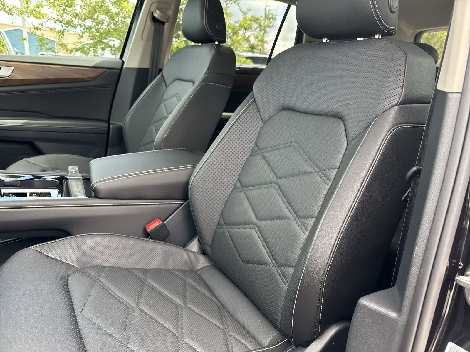 Volkswagen Atlas 2.0T SE con tecnología 2026