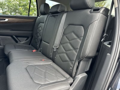 Volkswagen Atlas 2.0T SE con tecnología 2026