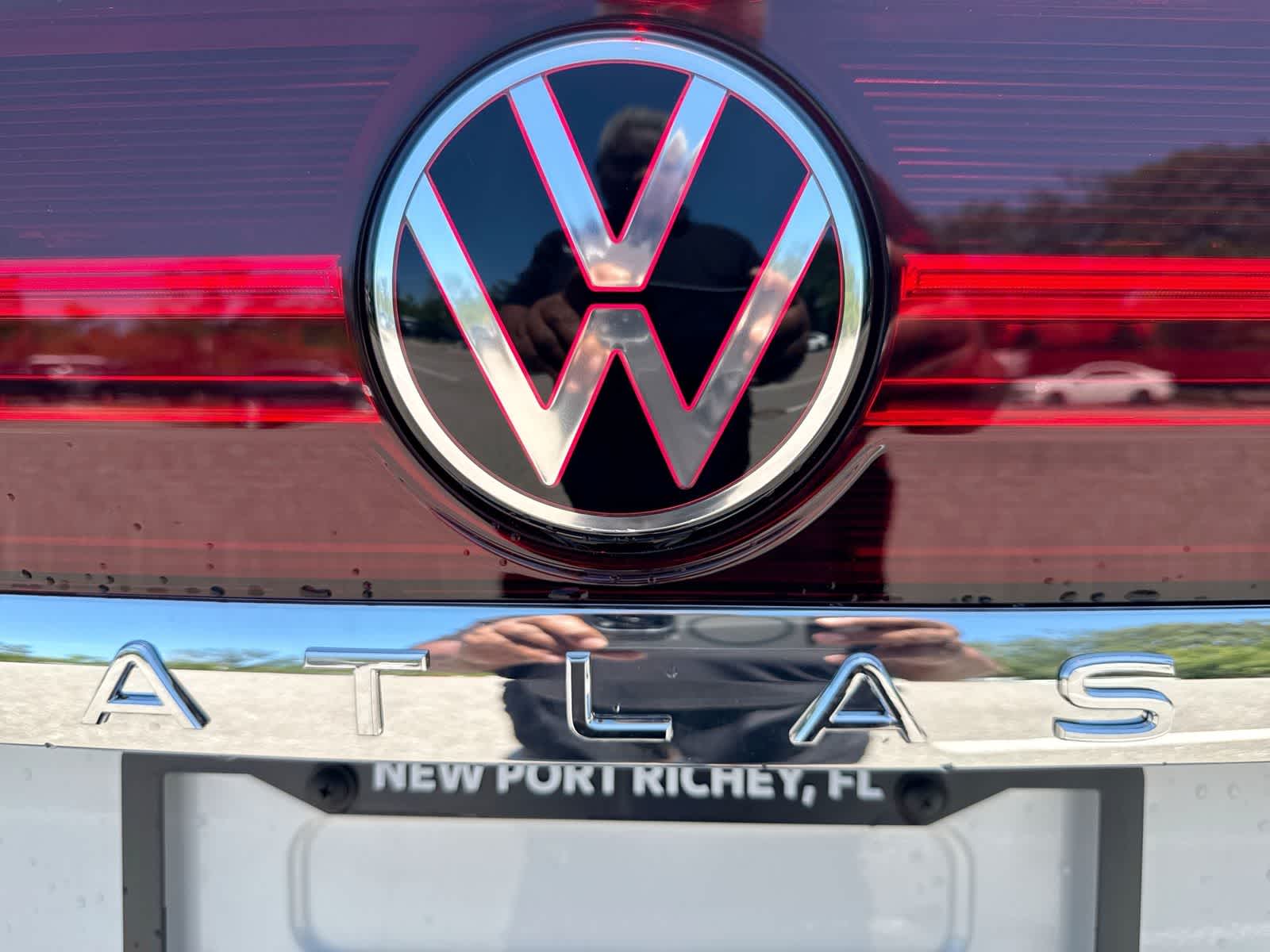 Volkswagen Atlas 2.0T SE con tecnología 2026