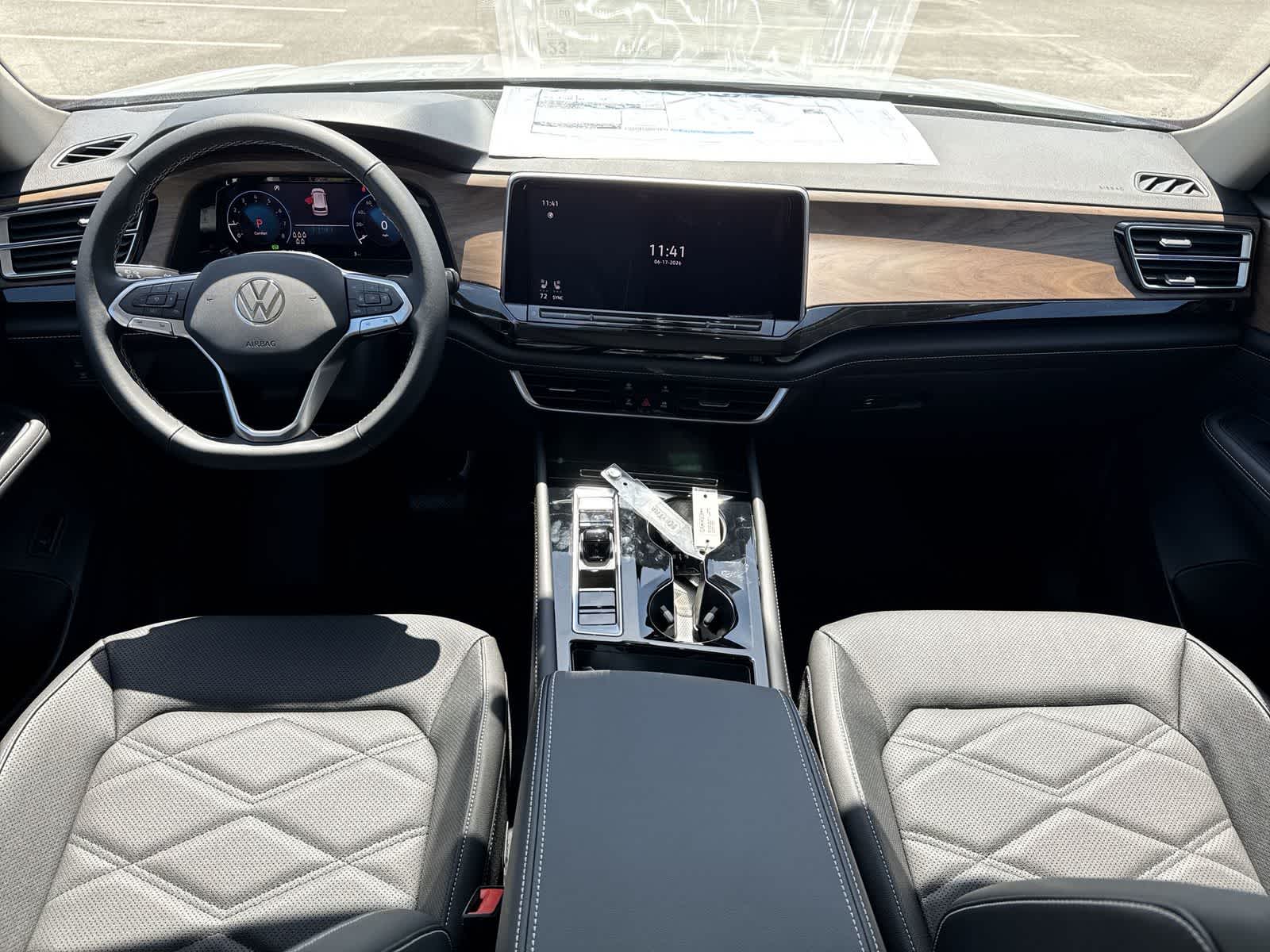 Volkswagen Atlas 2.0T SE con tecnología 2026