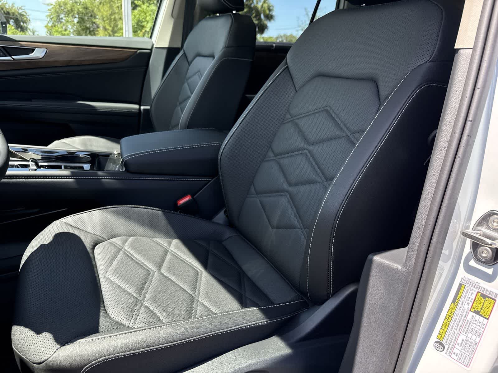 Volkswagen Atlas 2.0T SE con tecnología 2026