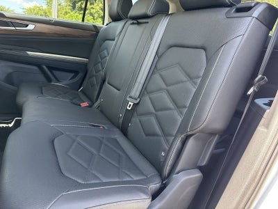 Volkswagen Atlas 2.0T SE con tecnología 2026