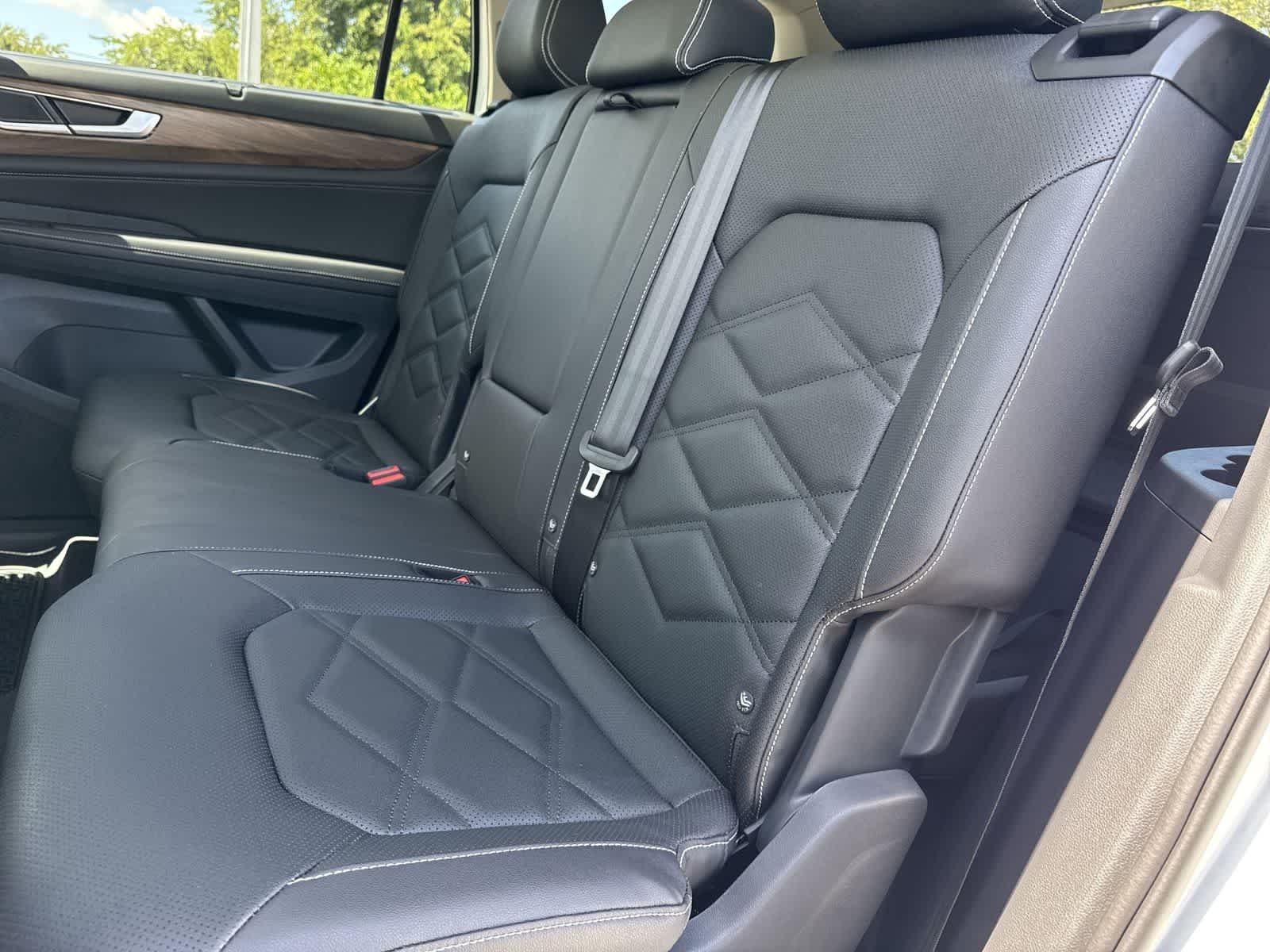 Volkswagen Atlas 2.0T SE con tecnología 2026