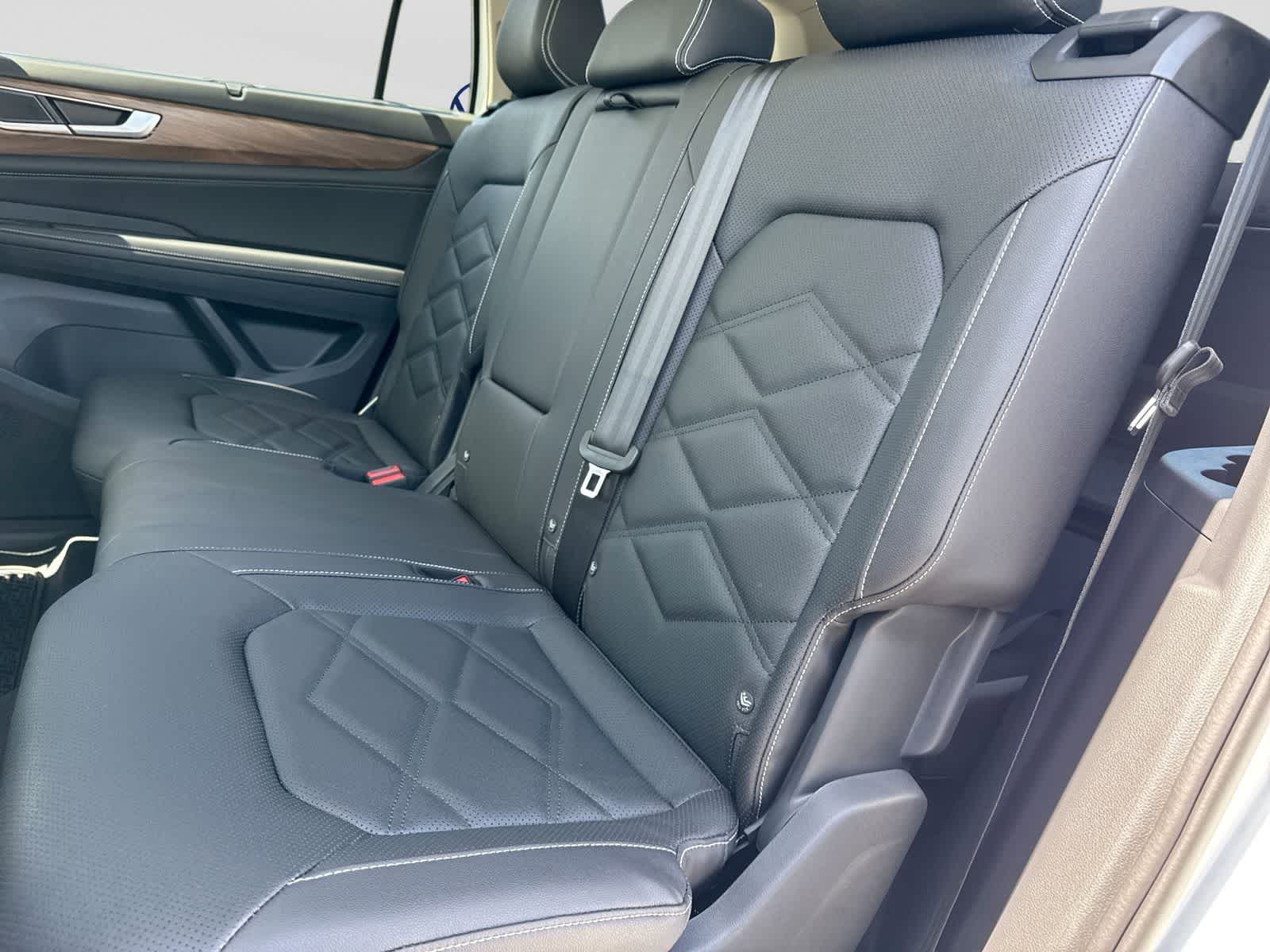 Volkswagen Atlas 2.0T SE con tecnología 2026