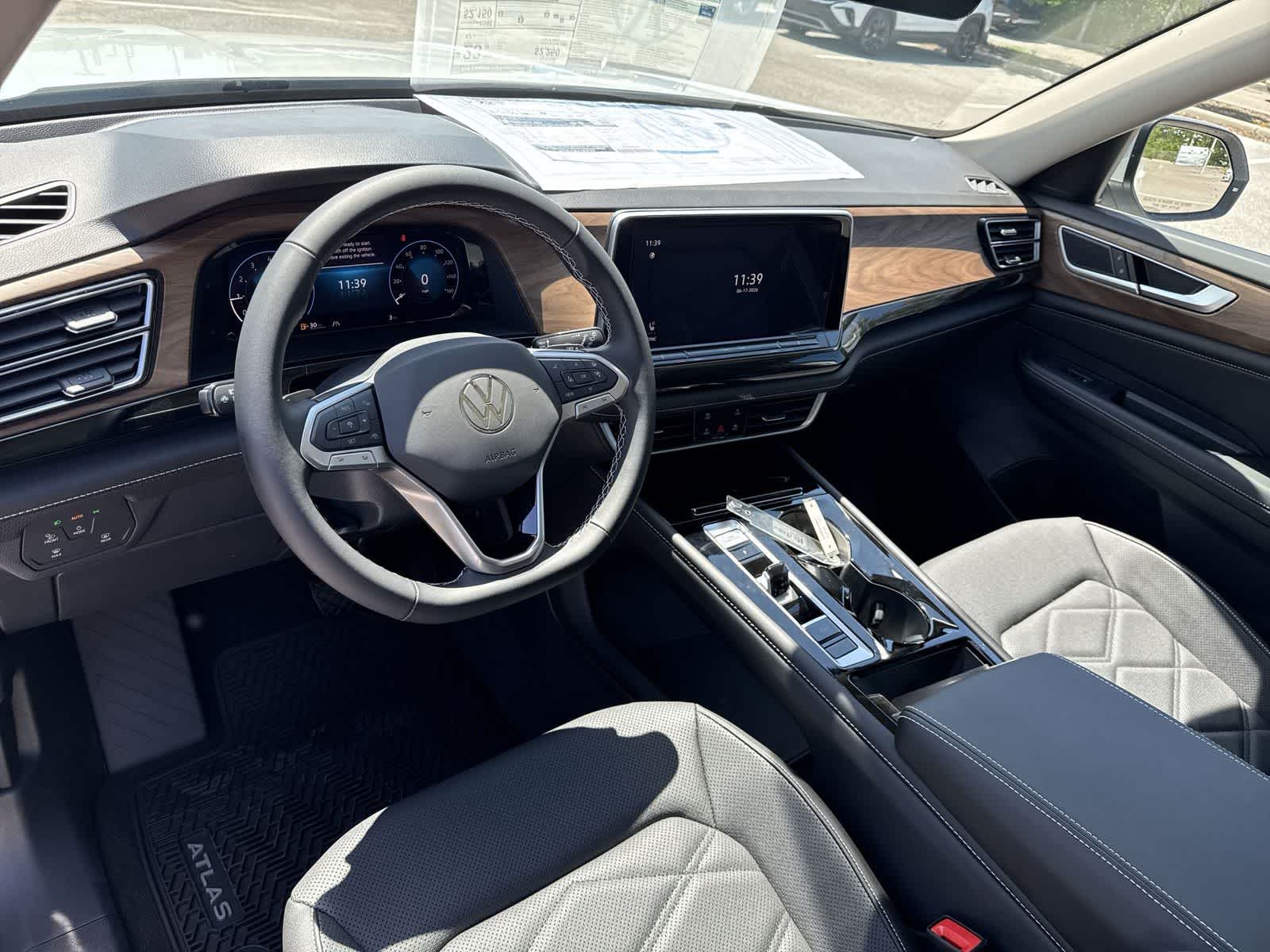 Volkswagen Atlas 2.0T SE con tecnología 2026