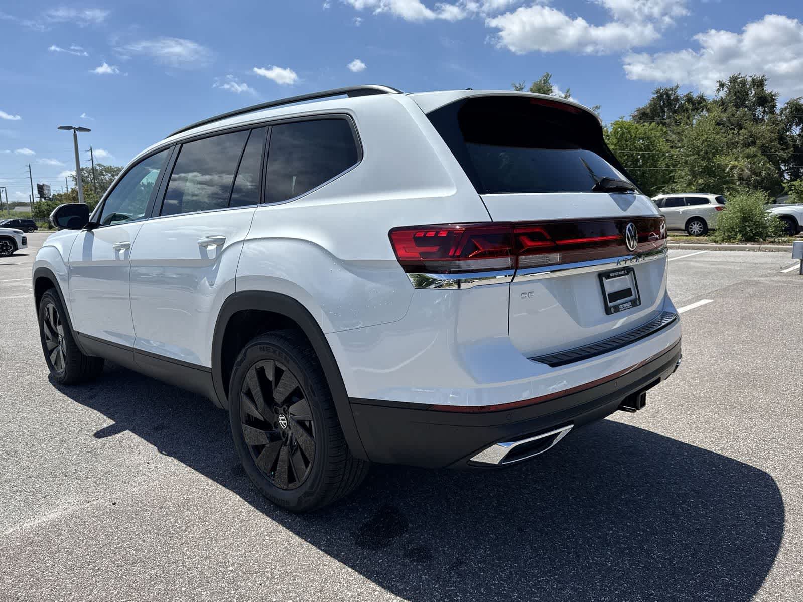 Volkswagen Atlas 2.0T SE con tecnología 2026