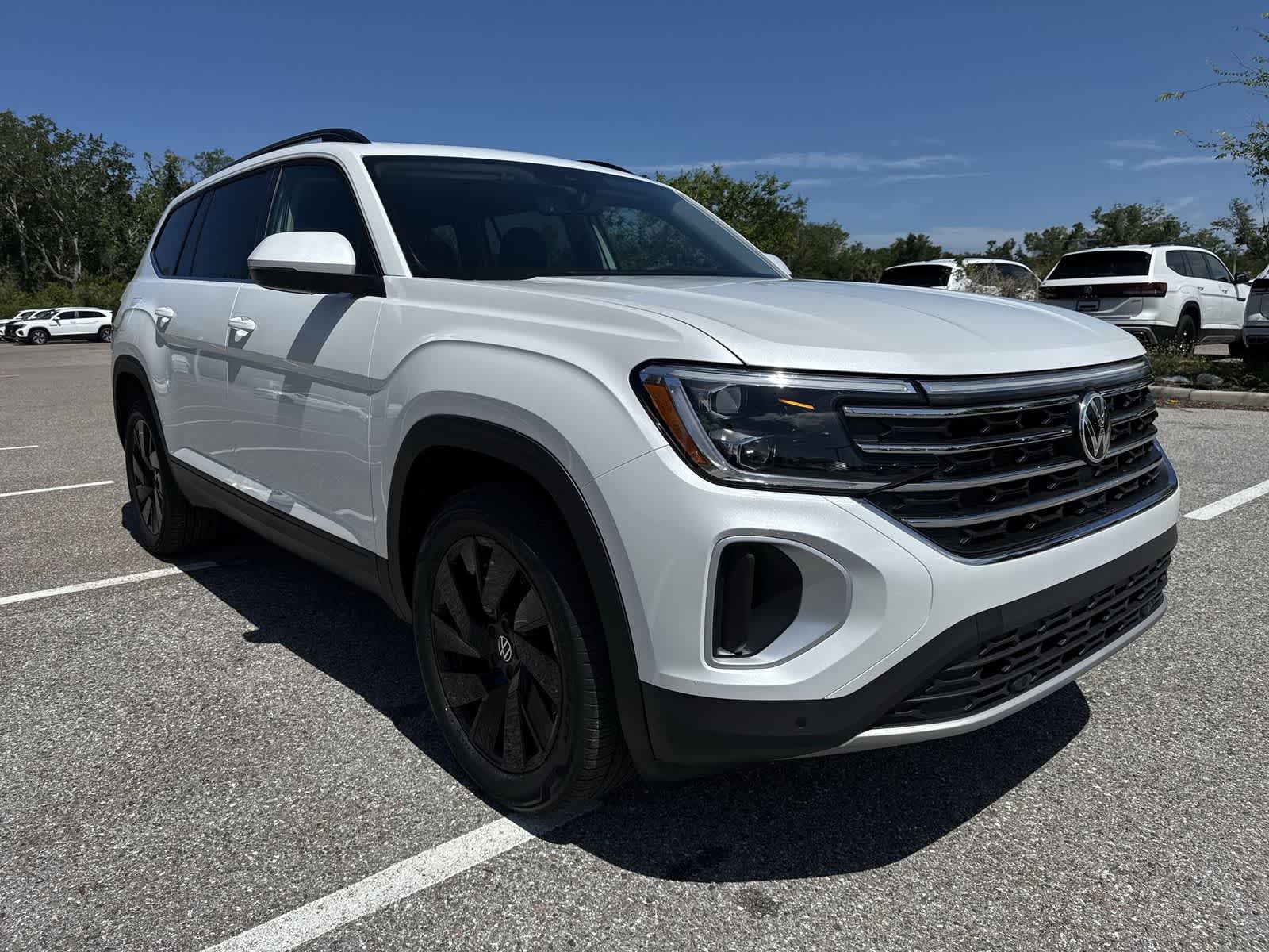 Volkswagen Atlas 2.0T SE con tecnología 2026