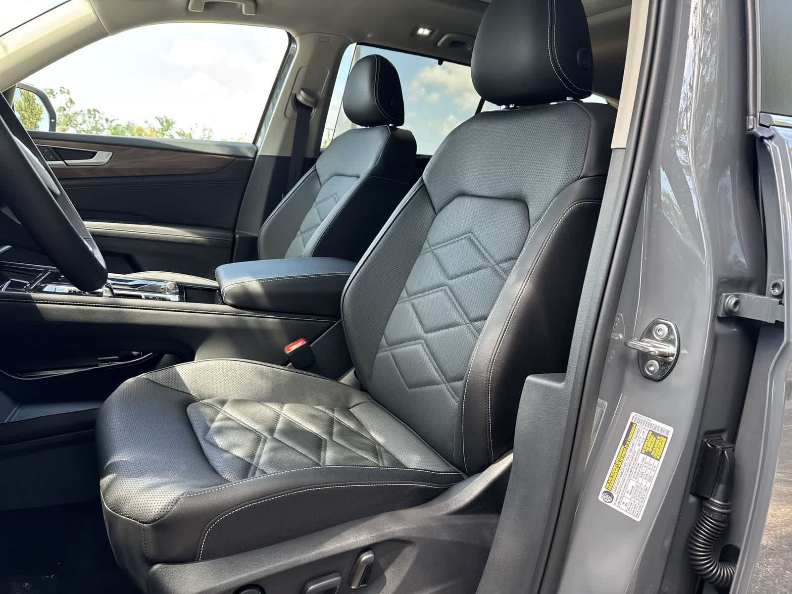 Volkswagen Atlas 2.0T SE con tecnología 2026