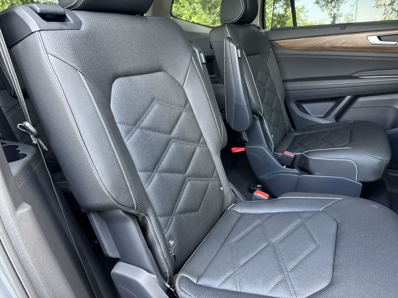 Volkswagen Atlas 2.0T SE con tecnología 2026