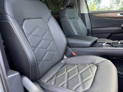 Volkswagen Atlas 2.0T SE con tecnología 2026