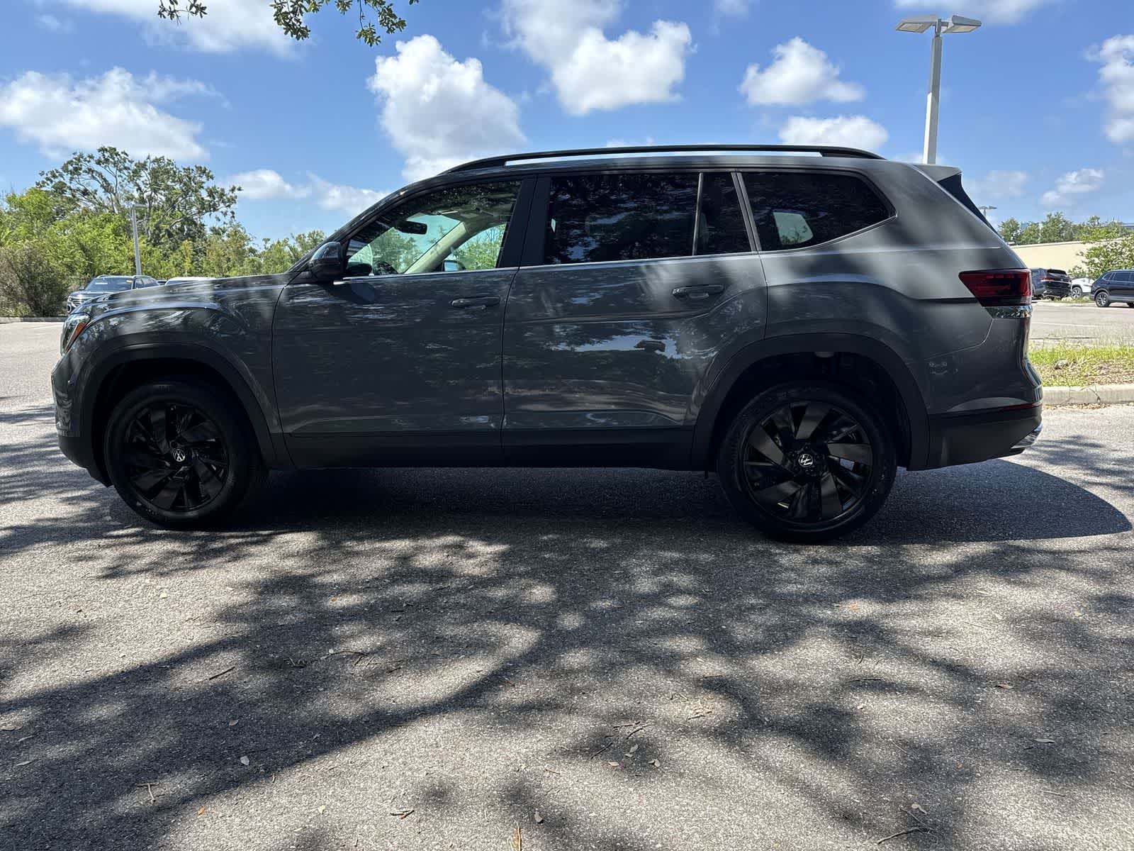 Volkswagen Atlas 2.0T SE con tecnología 2026