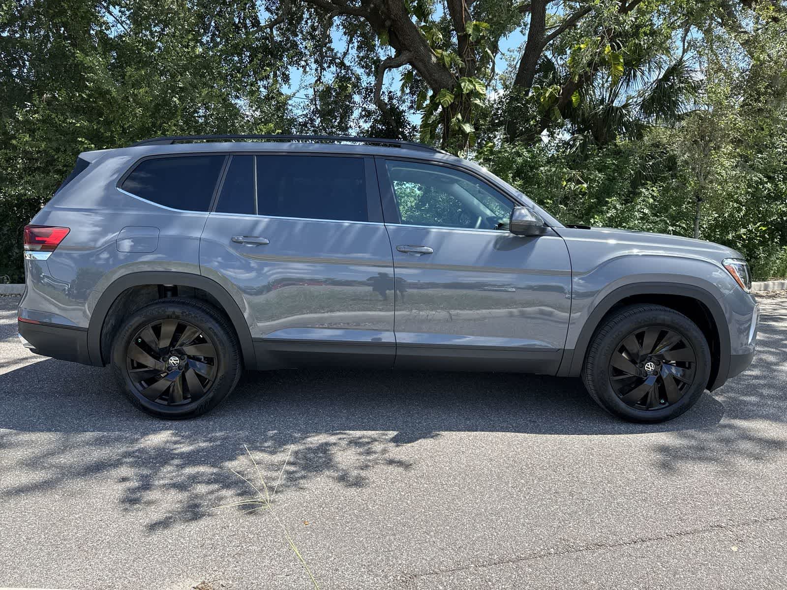 Volkswagen Atlas 2.0T SE con tecnología 2026