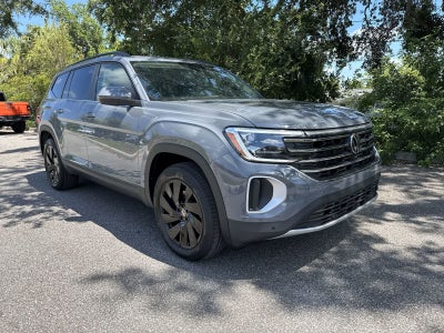 Volkswagen Atlas 2.0T SE con tecnología 2026