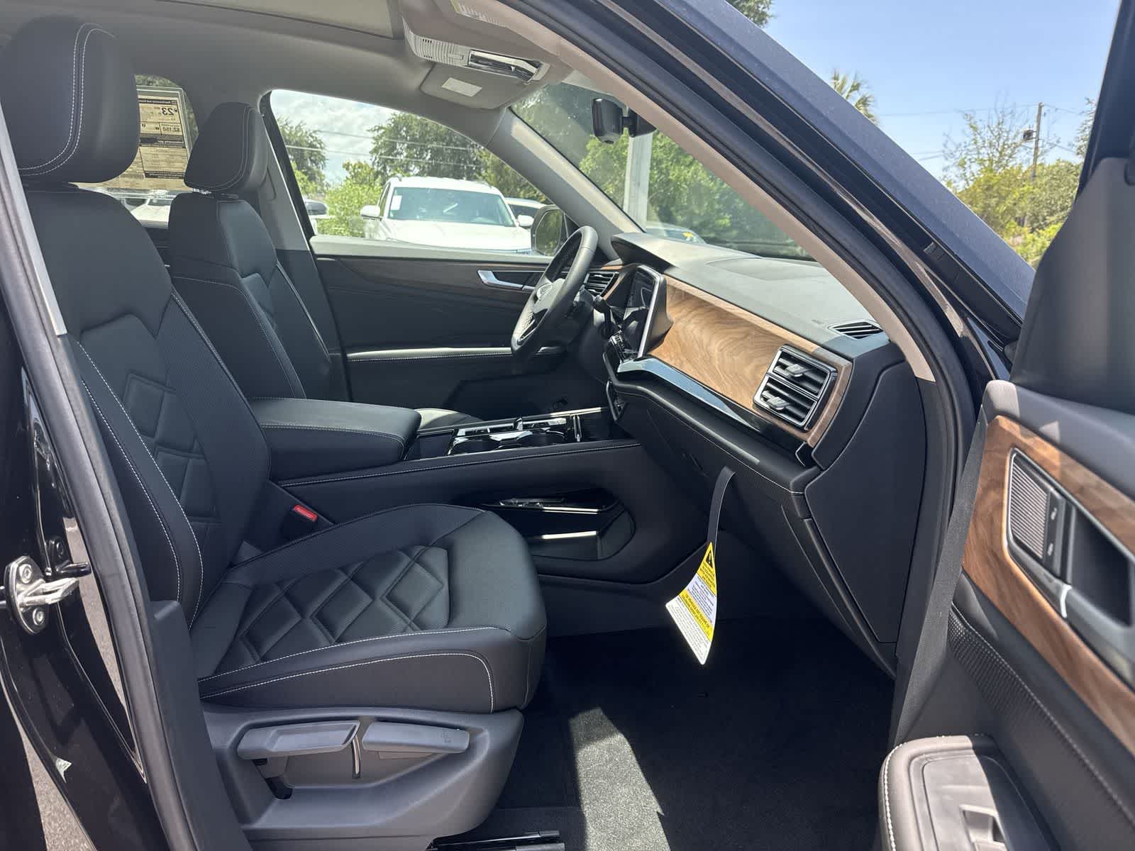 Volkswagen Atlas 2.0T SE con tecnología 2026