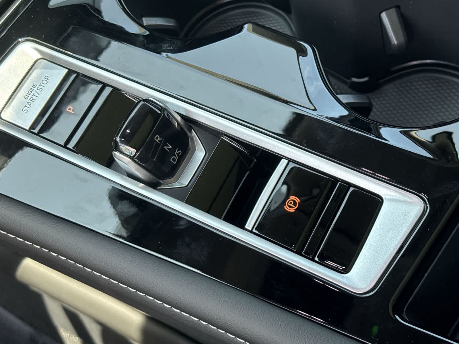 Volkswagen Atlas 2.0T SE con tecnología 2026