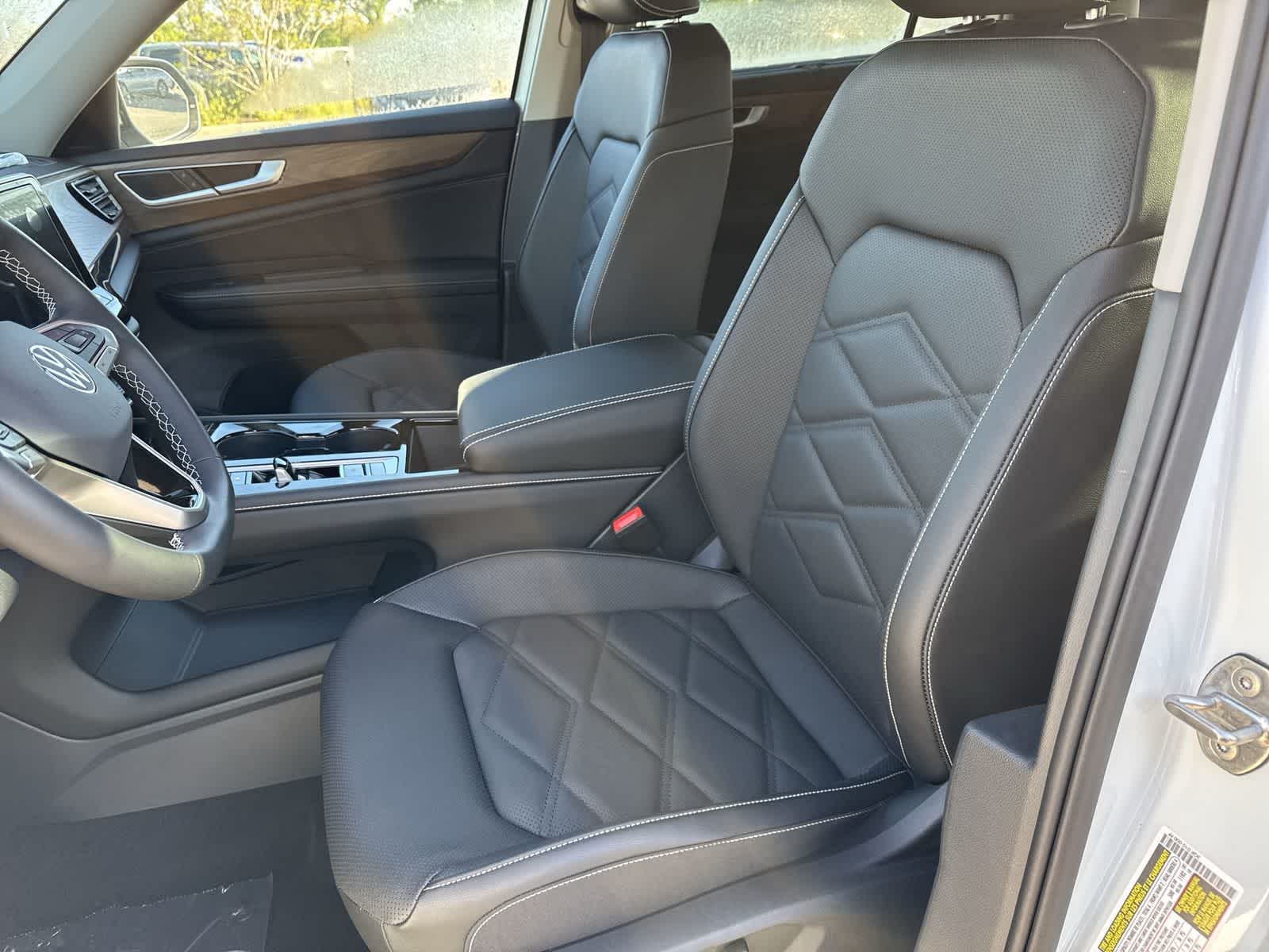 Volkswagen Atlas 2.0T SE con tecnología 2026