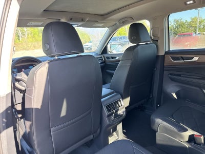 Volkswagen Atlas 2.0T SE con tecnología 2026