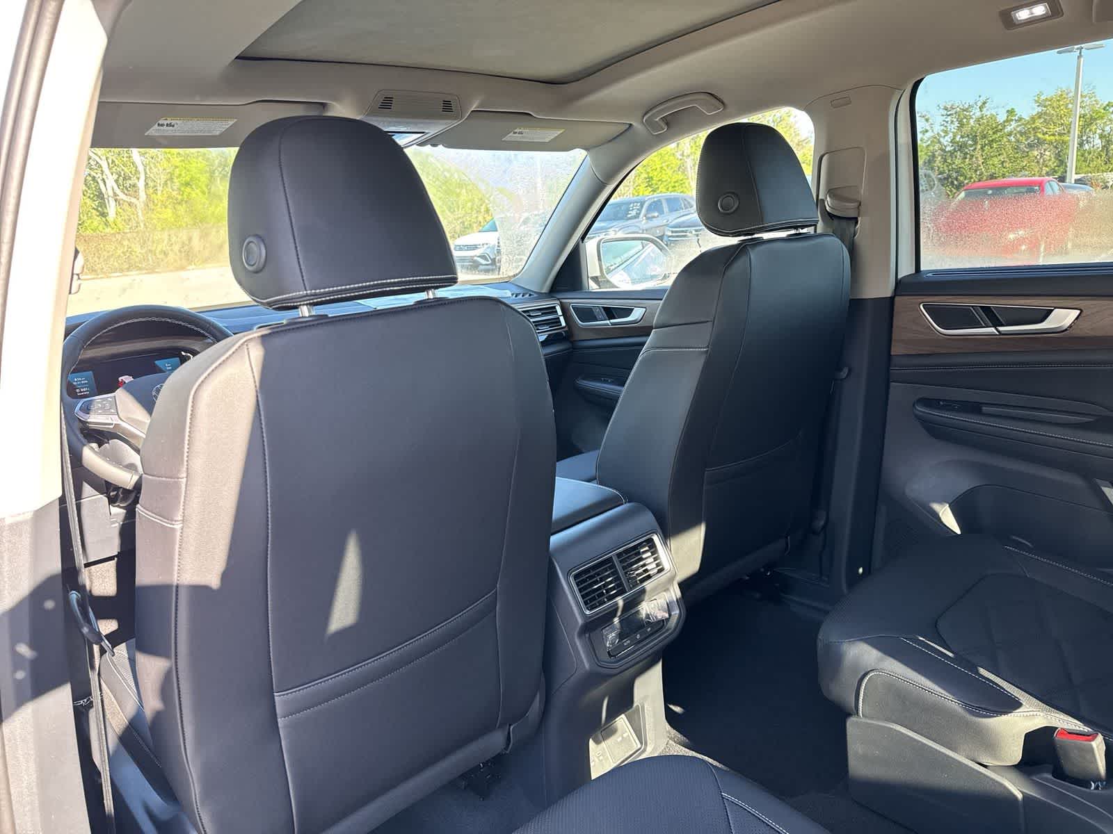 Volkswagen Atlas 2.0T SE con tecnología 2026