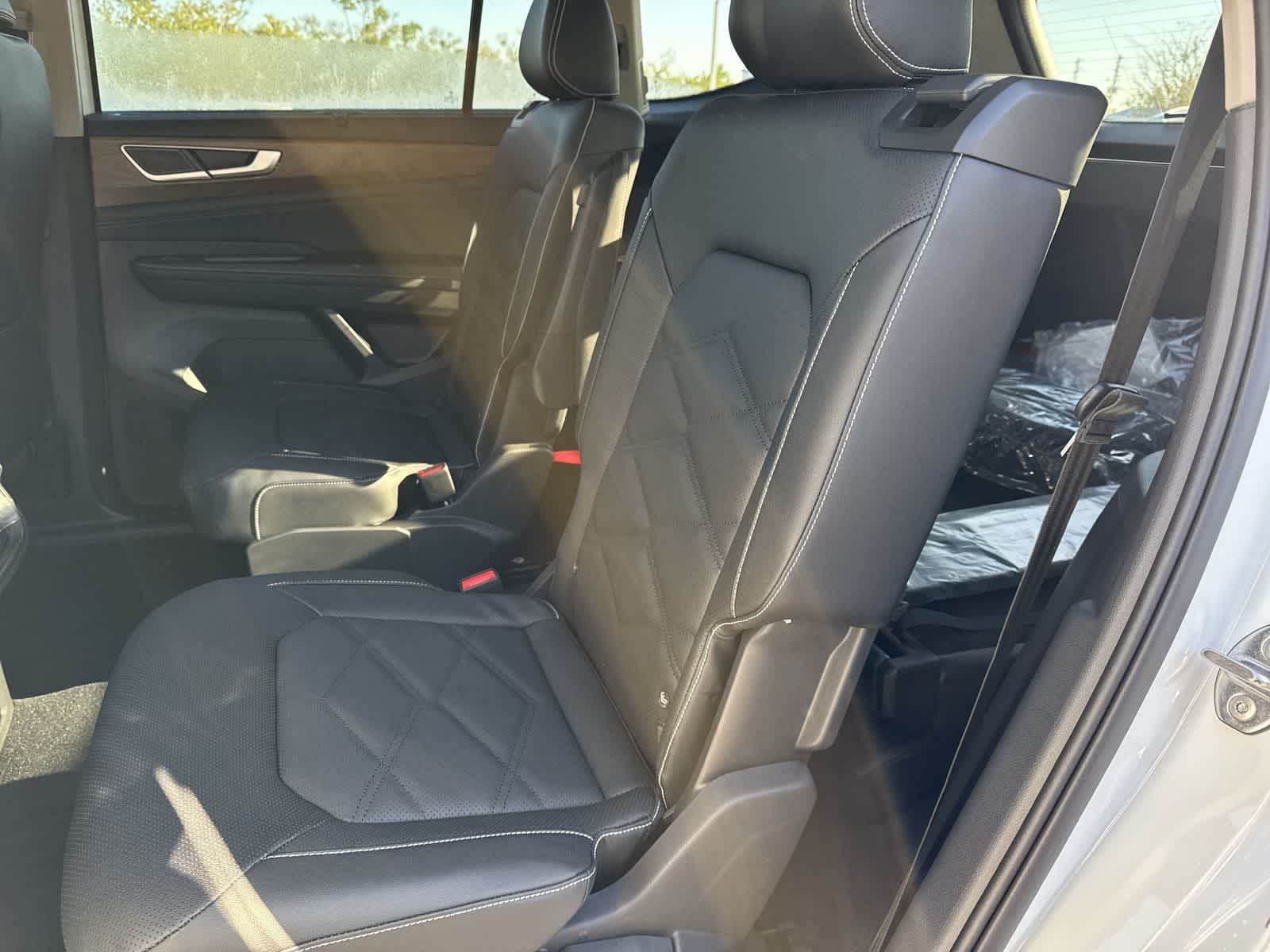 Volkswagen Atlas 2.0T SE con tecnología 2026