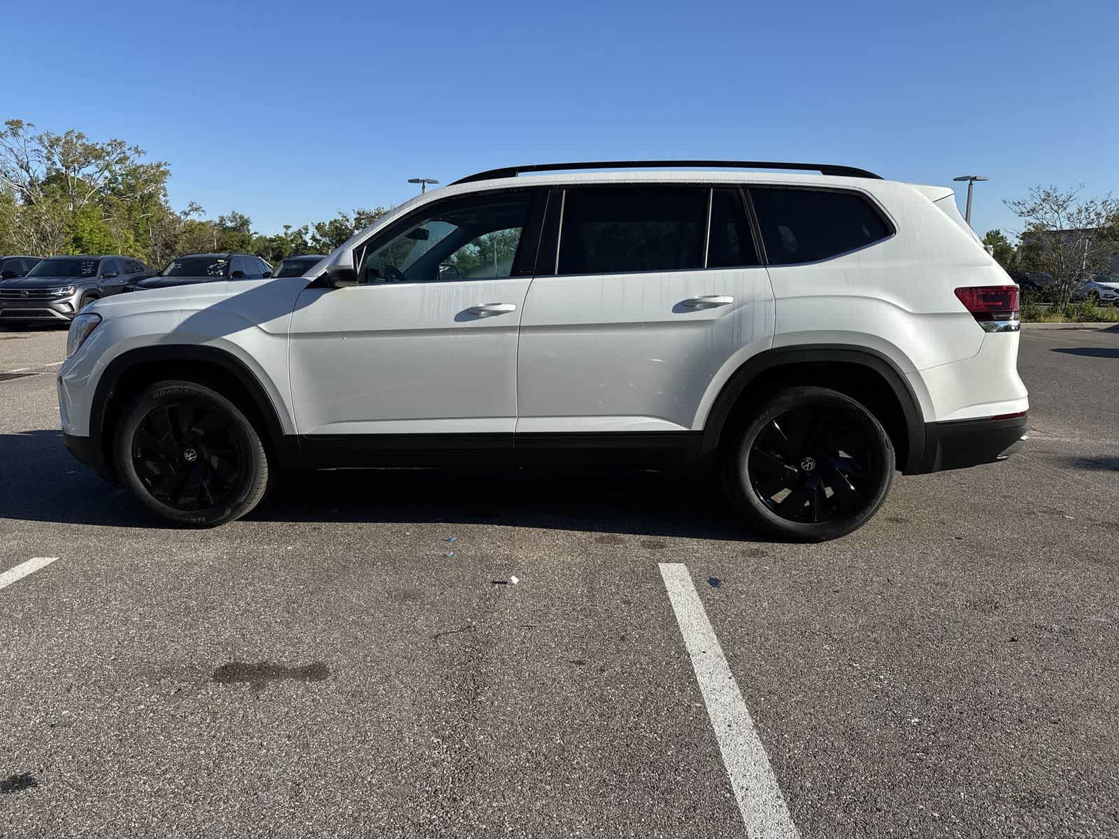 Volkswagen Atlas 2.0T SE con tecnología 2026
