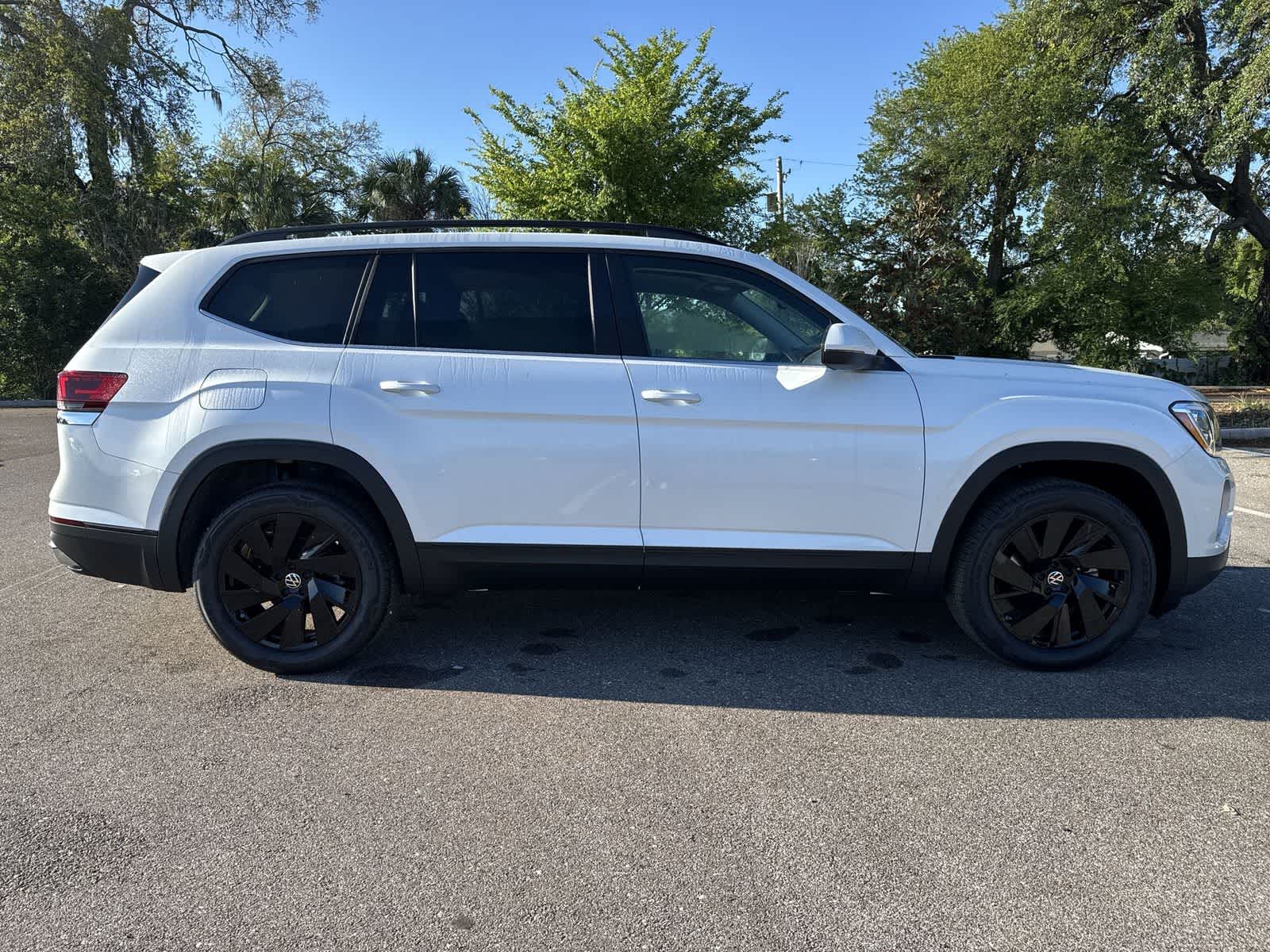 Volkswagen Atlas 2.0T SE con tecnología 2026