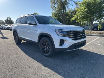 Volkswagen Atlas 2.0T SE con tecnología 2026