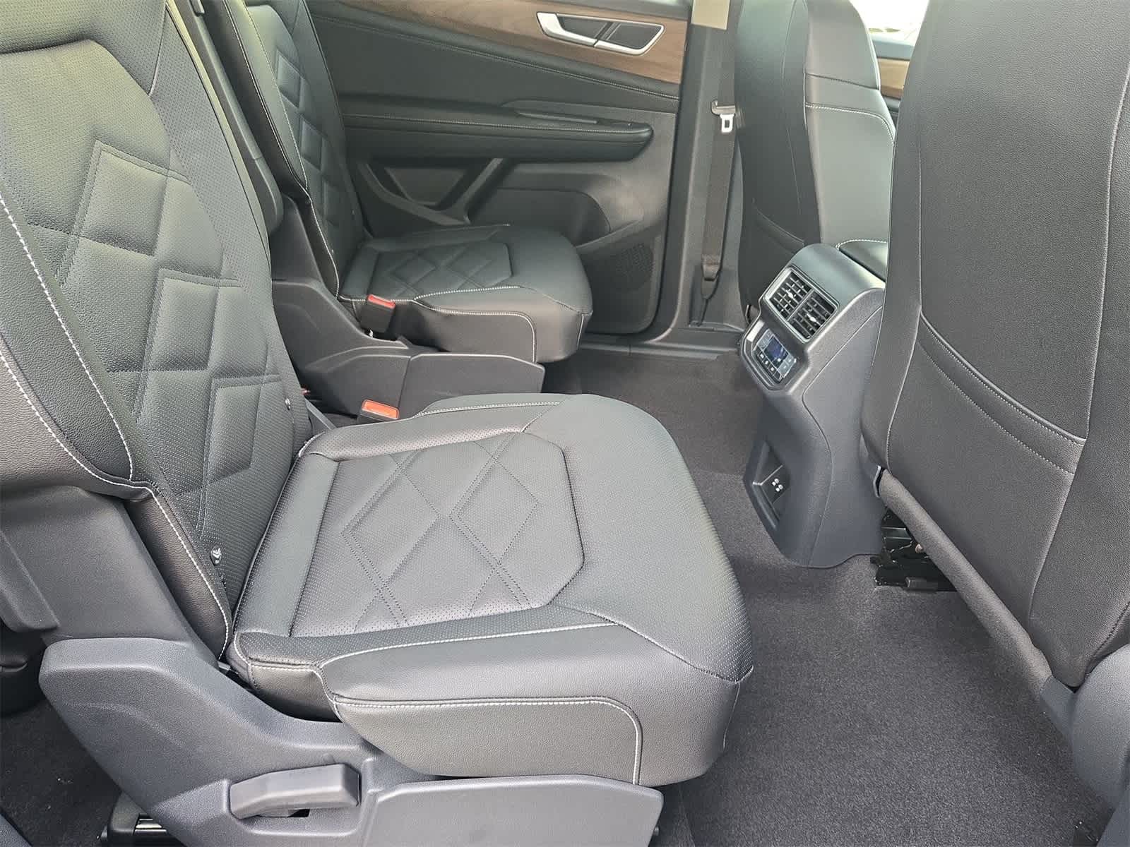 Volkswagen Atlas 2.0T SE con tecnología 2026