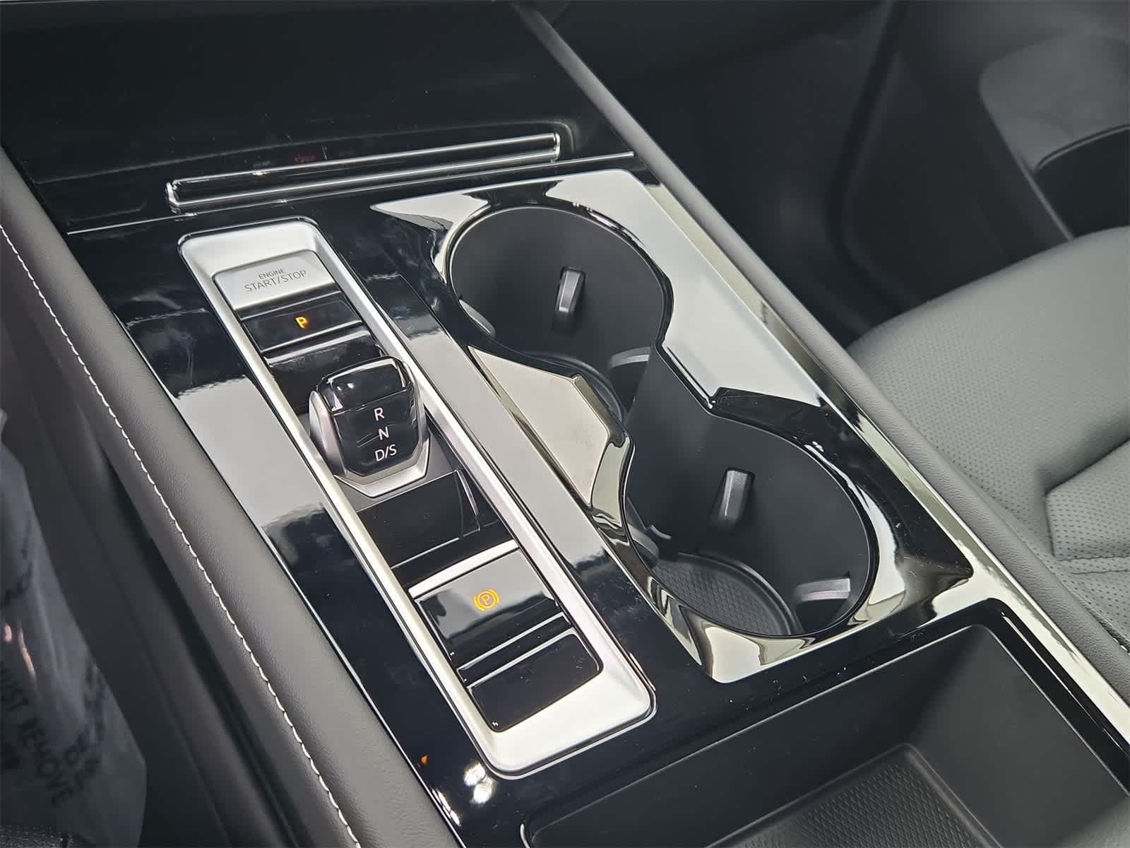 Volkswagen Atlas 2.0T SE con tecnología 2026