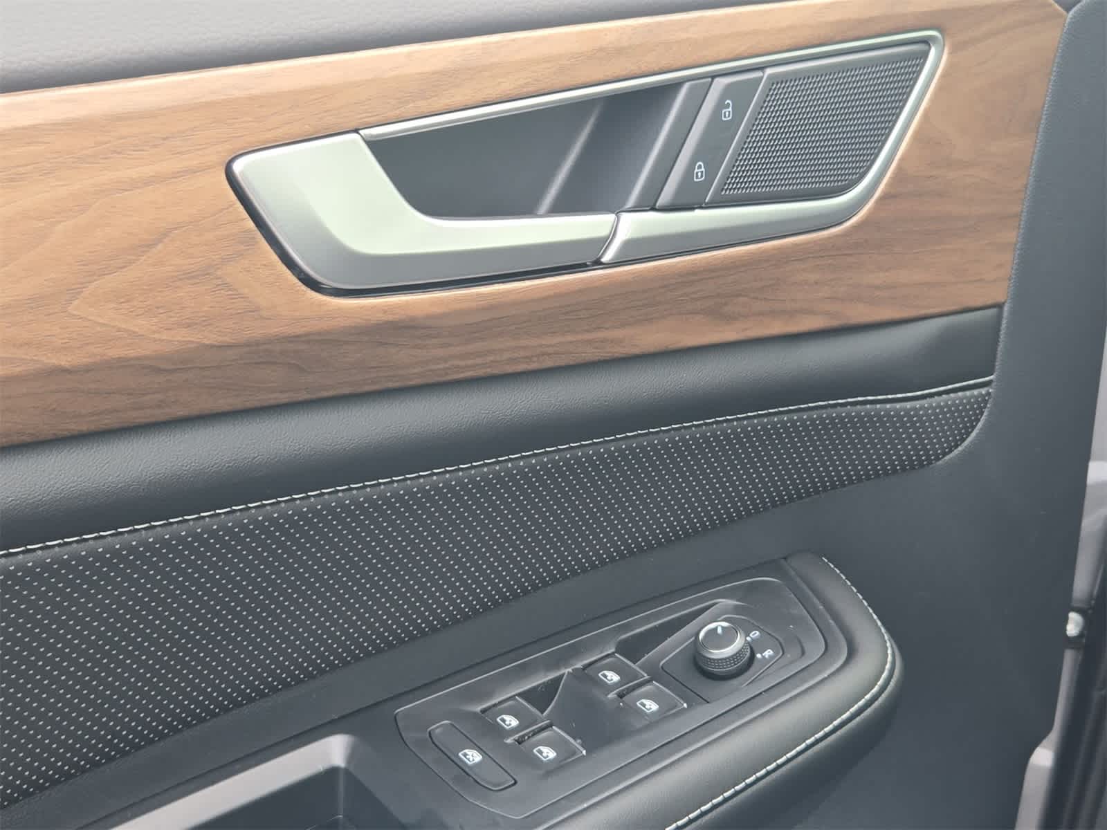 Volkswagen Atlas 2.0T SE con tecnología 2026