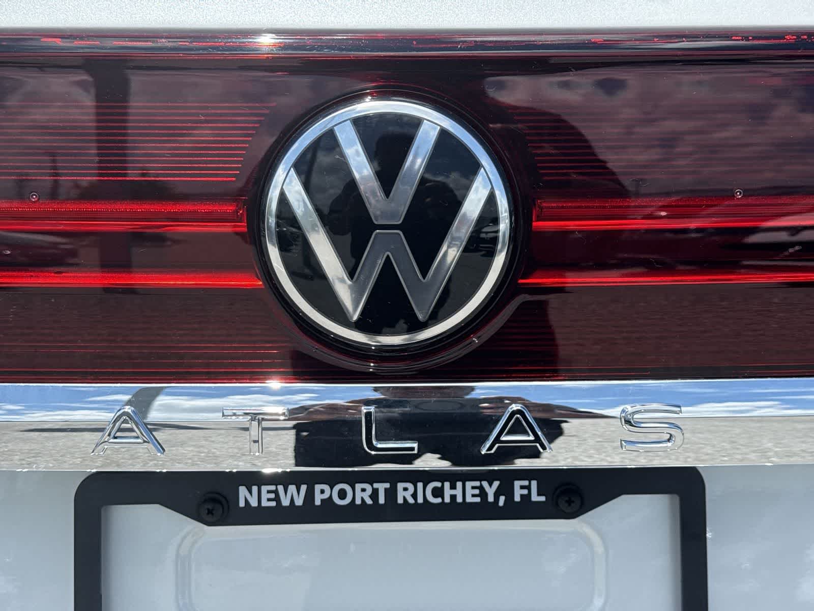 Volkswagen Atlas 2.0T SE con tecnología 2026