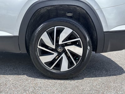 Volkswagen Atlas 2.0T SE con tecnología 2026