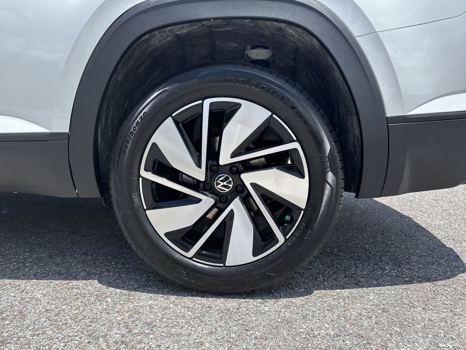 Volkswagen Atlas 2.0T SE con tecnología 2026