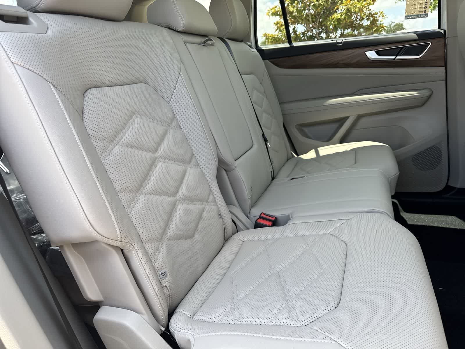 Volkswagen Atlas 2.0T SE con tecnología 2026