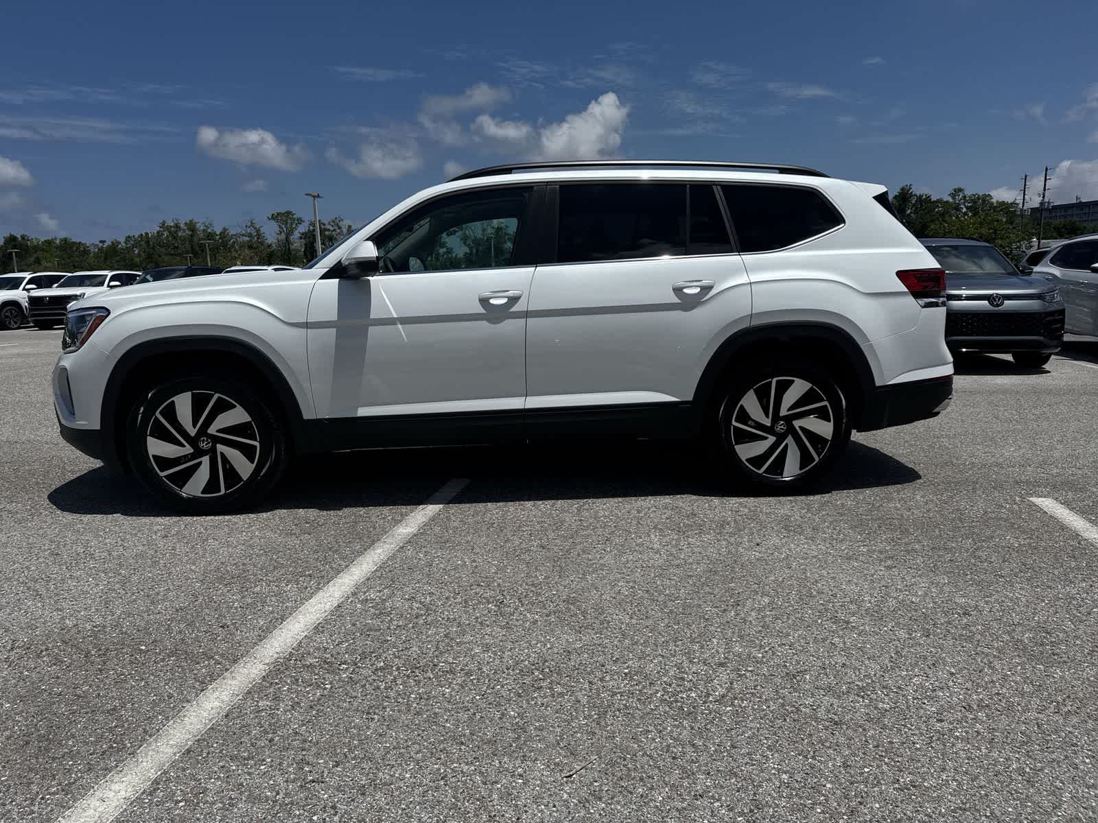 Volkswagen Atlas 2.0T SE con tecnología 2026