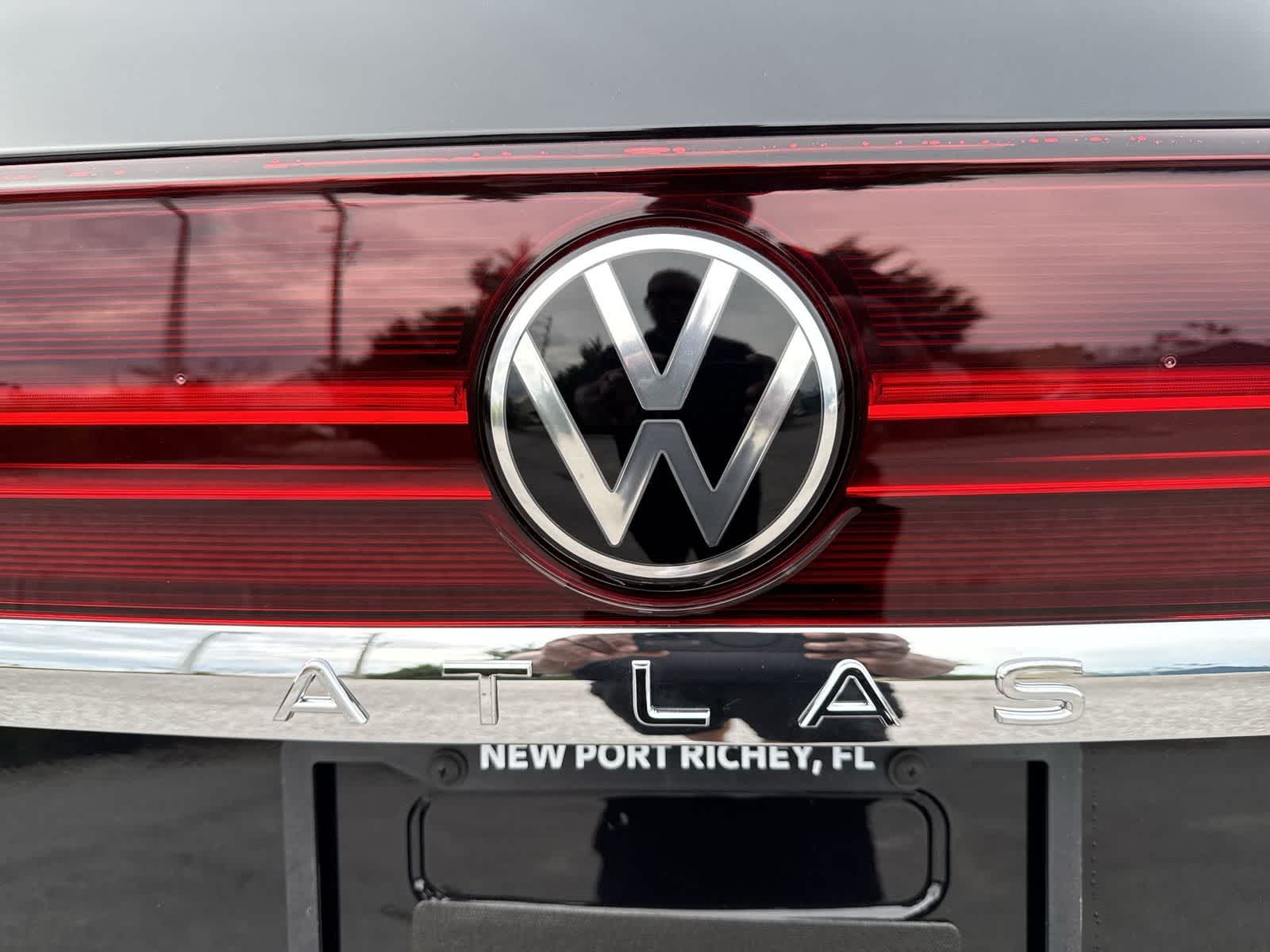 Volkswagen Atlas 2.0T SE con tecnología 2026