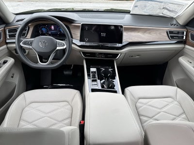 Volkswagen Atlas 2.0T SE con tecnología 2026