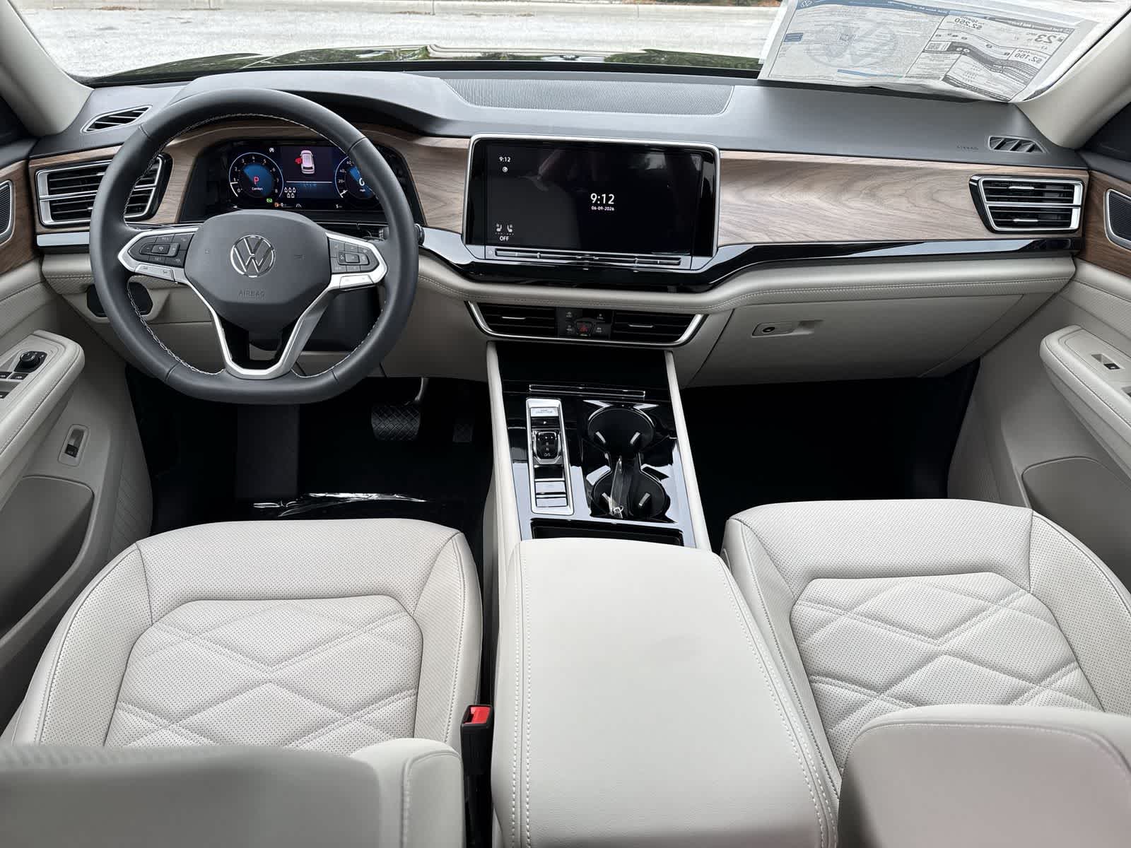 Volkswagen Atlas 2.0T SE con tecnología 2026